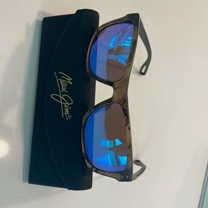 Maui Jim Chee Hoo! Sunglasses. 765-14B. Excellent condition Blue Hawaii lens